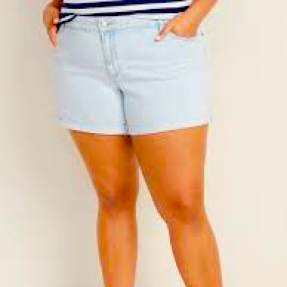 Old Navy mid-rise boyfriend shorts